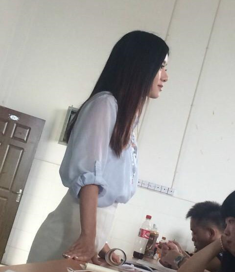 大学生恋上了自己的老师,大学暗恋了一位女老师要怎么办