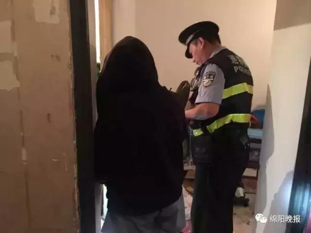 小伙把新房租给90后漂亮的女生,男子把房子租给一个女生