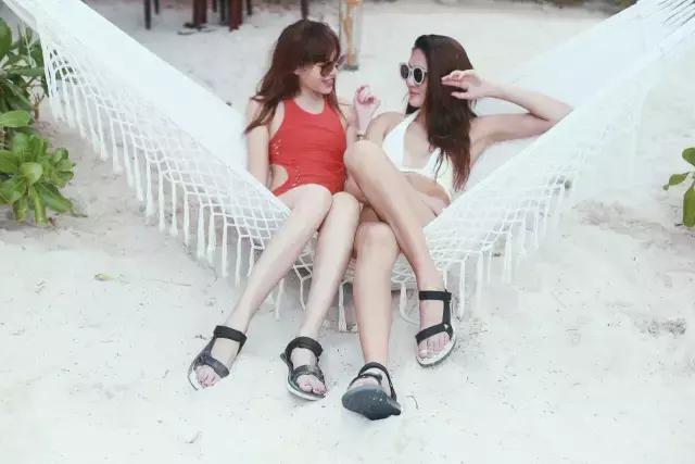 无论狂风暴雨还是烈日炎炎，穿上Teva都能从容面对！