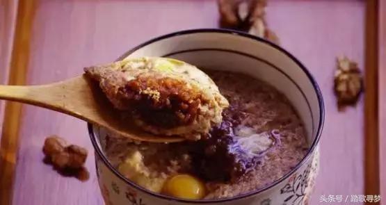 产后到底能不能喝核桃鸡蛋酒,产后喝核桃鸡蛋酒