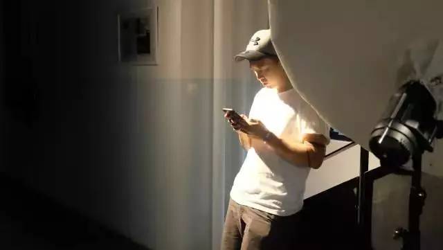 王嘉尔jackson军训,jackson王嘉尔烟嗓