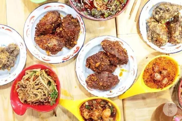 成都爆火串串香,成都冒椒火辣有几个店