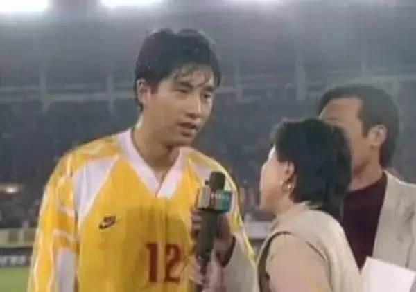 别总说中国男足，当年的成都这群爷们也曾疯狂过