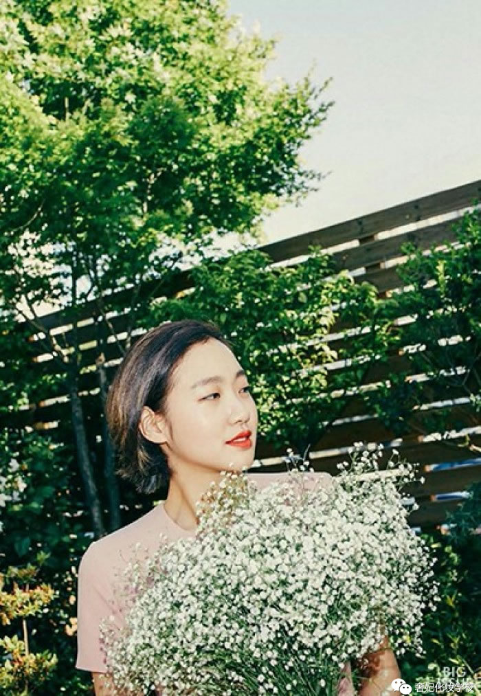 周冬雨单眼皮小眼睛怎么画眼妆,周冬雨单眼皮日常眼妆画法