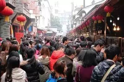 每个城市都有一个坑外地人的街吗,国内旅游防踩坑步行街