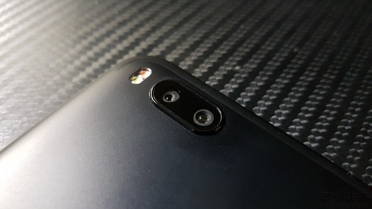 红米note5和小米5x哪个好,小米5x详细评测