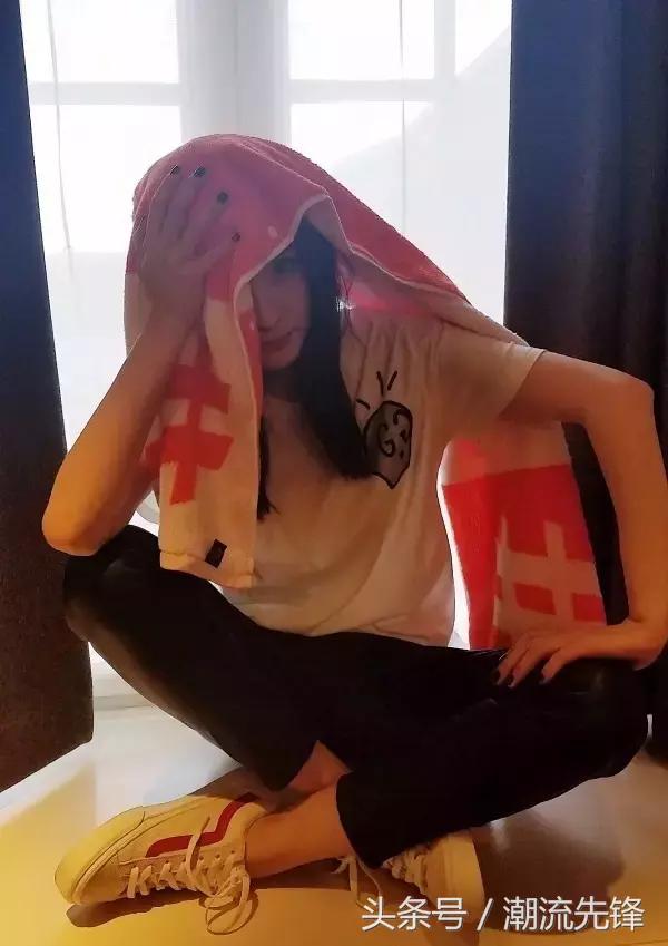 杨幂2021年春款小白鞋,杨幂一双最爱穿的国产鞋