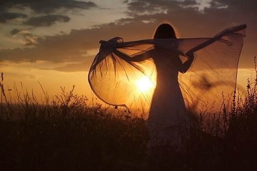 适合发朋友圈的经典句子幽默,温暖冬天美文适合发朋友圈