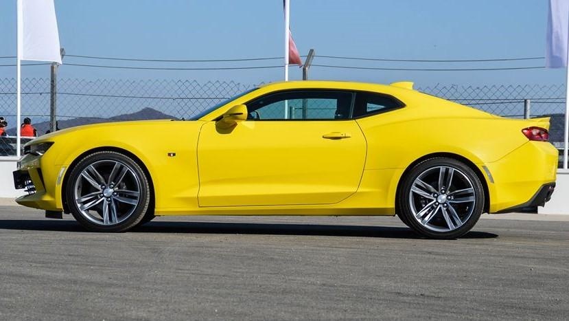 巅峰极速雪佛兰科迈罗大黄蜂,1967第一款雪佛兰科迈罗大黄蜂