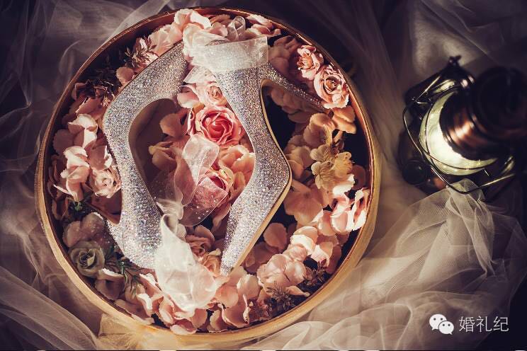 几百块买明星同款婚鞋,明星同款鞋一千元