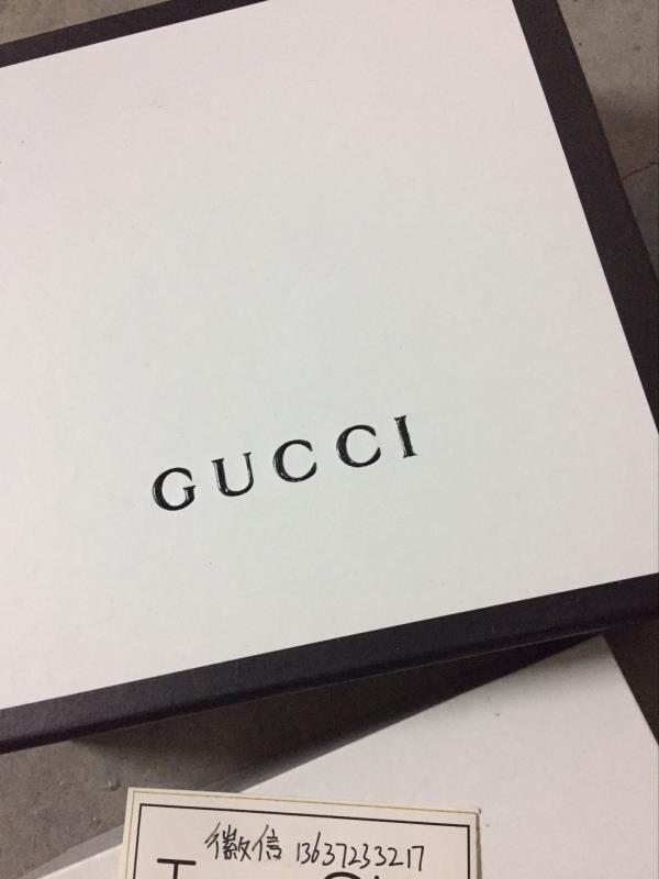 adidas三叶草和三道杠的双肩包,adidas双肩包三叶草