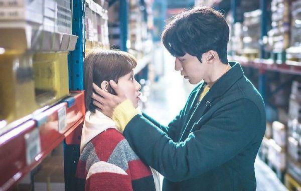 “两个人在一起久了，没有谈恋爱的感觉怎么办？”