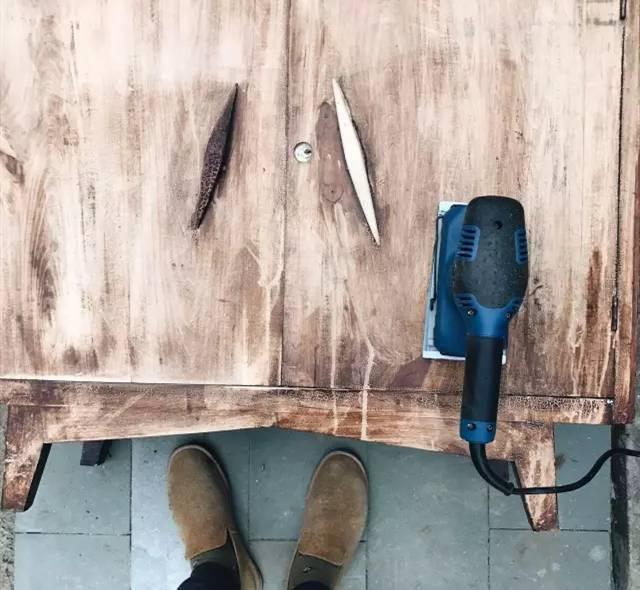 90后帅哥花3000元爆改出租屋后，又买了个破院子