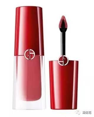 这个免税店大牌彩妆65折，手表买一送一，我可能逛了假机场