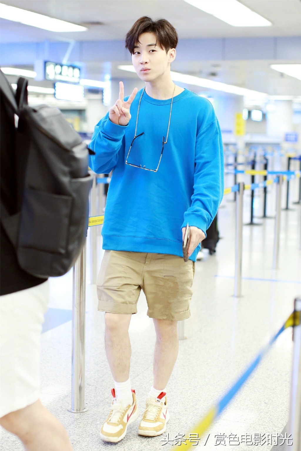 刘宪华穿全黑look,刘宪华穿棉服视频