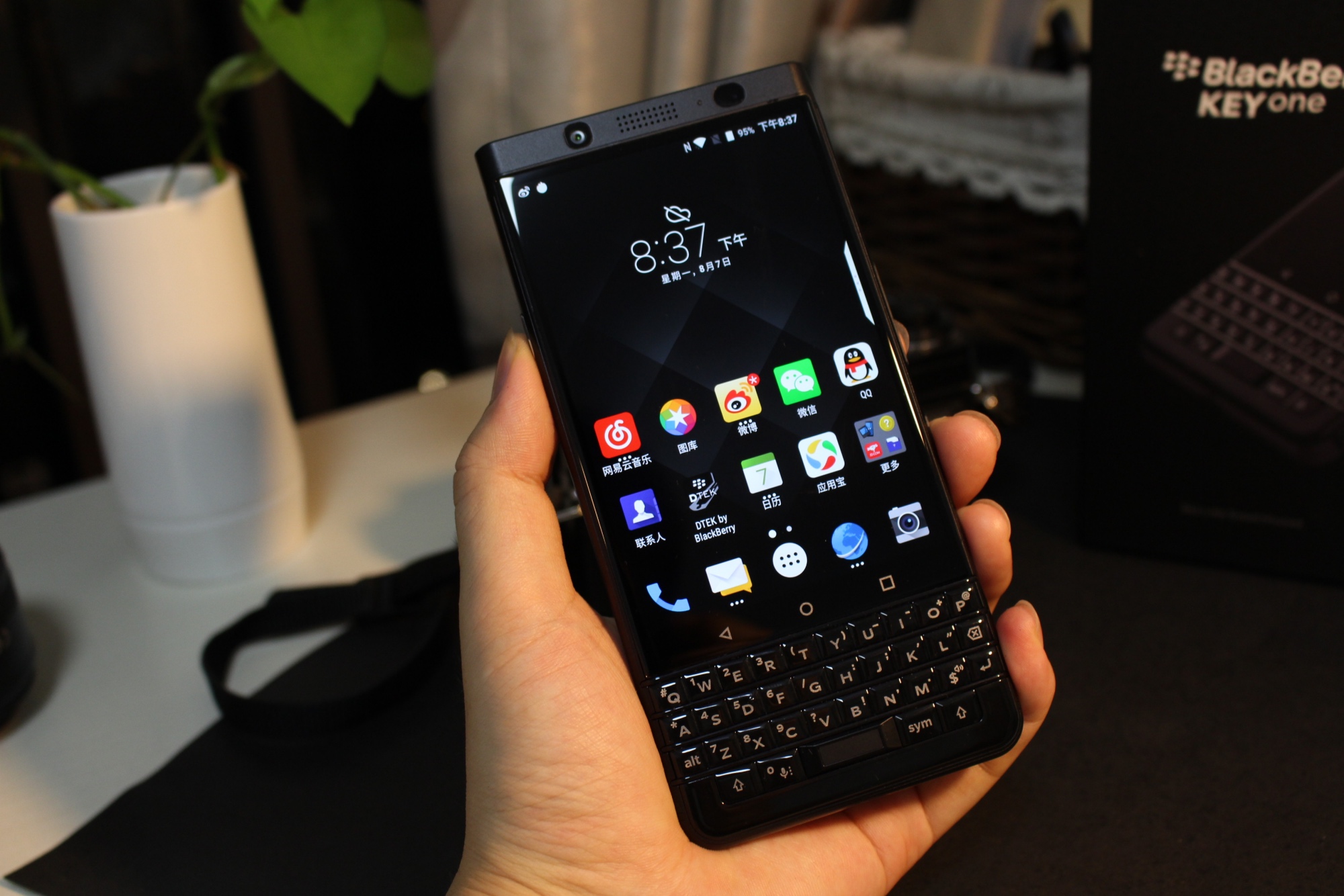黑莓KeyOne国行上手评测：全键盘情怀的又一次升华