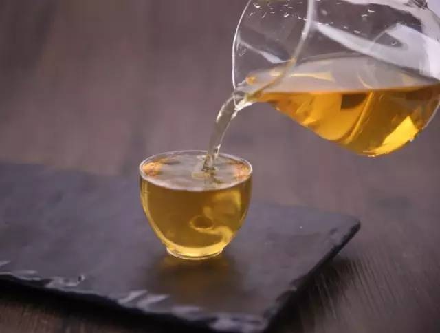 脸上有斑拔罐拔哪个位置图,拔罐的好处和坏处视频