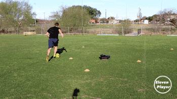 足球训练10个过人基本动作,足球背身接球转身训练技巧