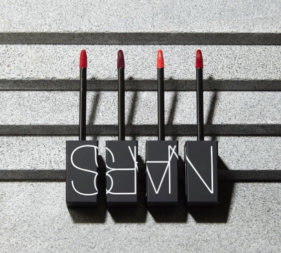 赵丽颖和杨幂白西装,别人家的男友