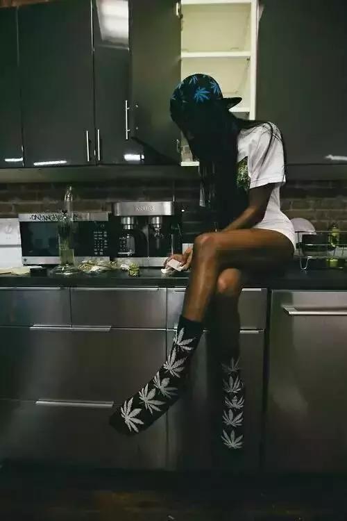 穿袜子竟然还有这么多小窍门,穿袜子的细节处理