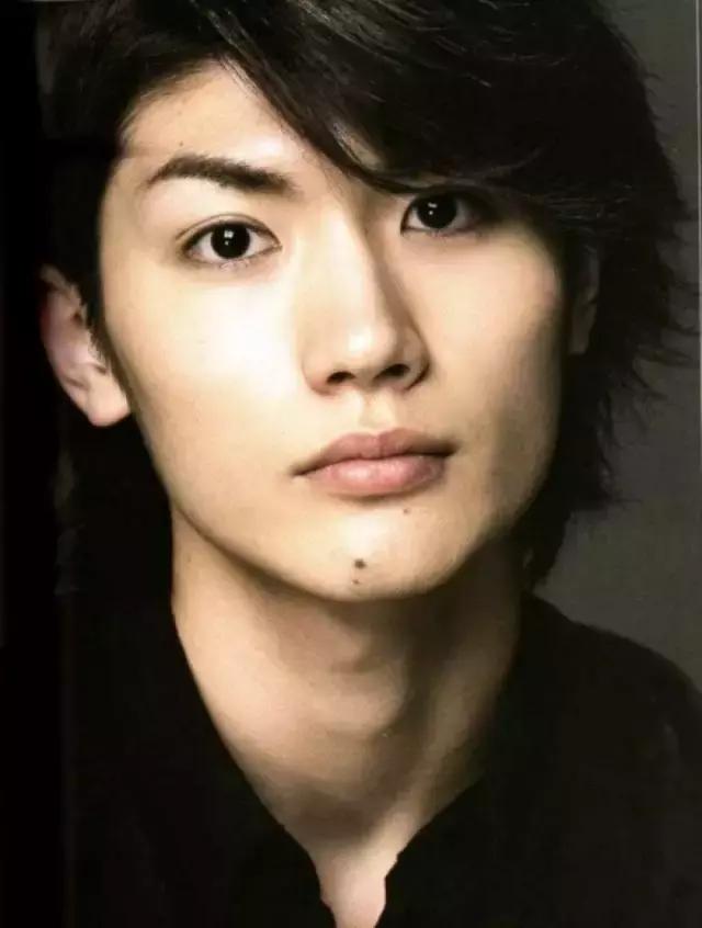 日本犬系男生代表男星,犬系日本男明星