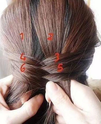 如何编马尾辫简单又好看短发,编马尾辫怎么扎蓬松而好看