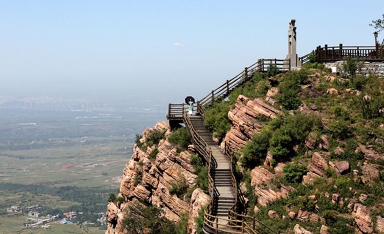 伊滨区万安山山顶公园,洛阳万安山山顶公园照片