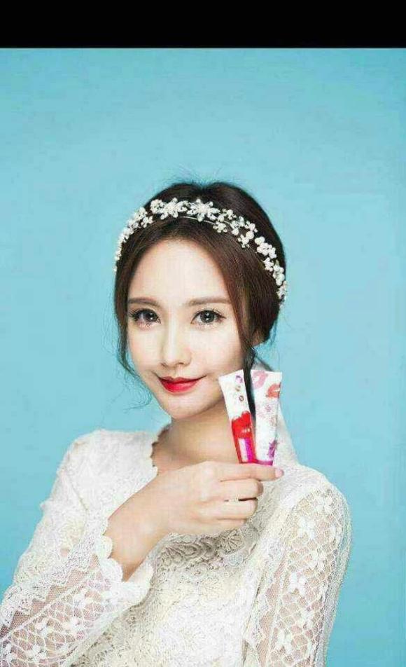 严智恩红裙,严智恩奢侈代言图片