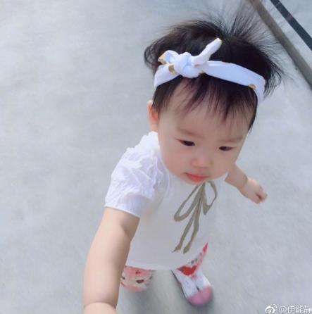 伊能静回应米粒戴眼镜,伊能静米粒现在的视频