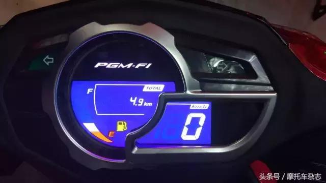 老款五羊本田125摩托车新车视频,2022年五羊本田佳御新车发布