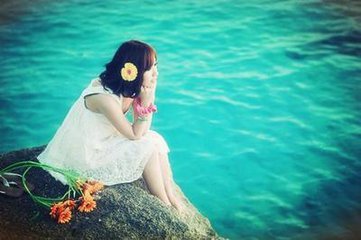 张爱玲说人之间的感情高峰低谷,张爱玲说感情是脆弱的