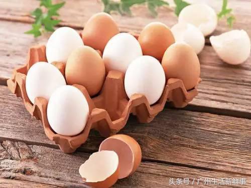 先教您挑选鸡蛋的几个技巧 (新鲜鸡蛋该怎么挑选记住这三点)