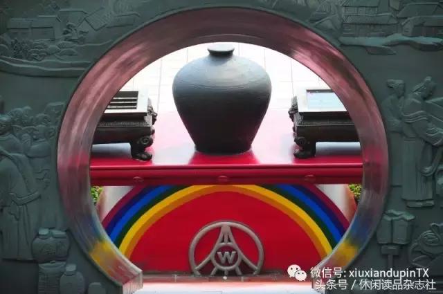 五粮液圣山视频,五粮液景区酒圣山