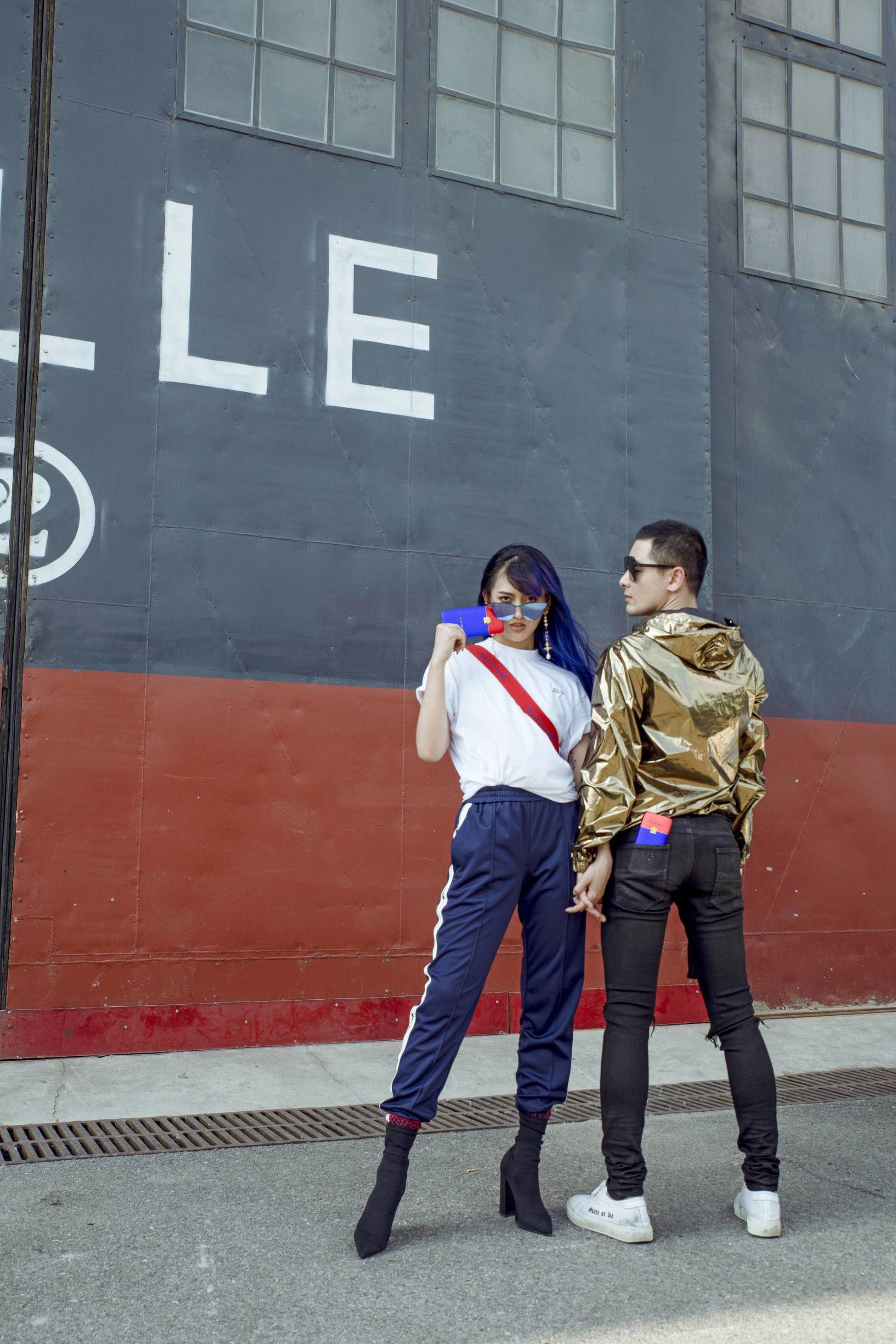 oppor11巴萨版手机后壳可以卖钱吗,oppor11巴萨限量手机