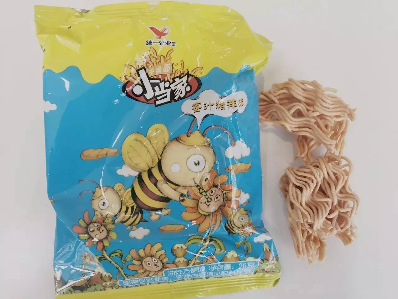 张君雅小浣熊小当家卫龙……谁才是真正的干脆面之王?