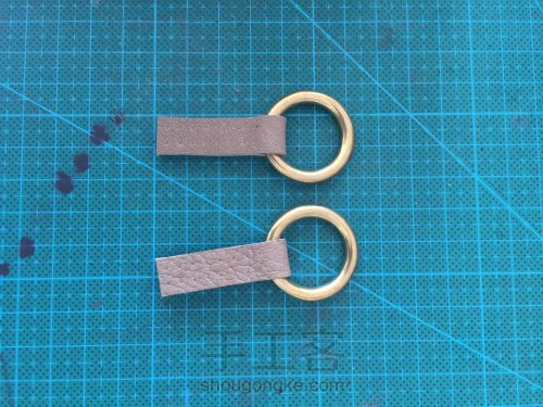 每个女孩子都要有个金锁,每个女孩都会带一个包吗