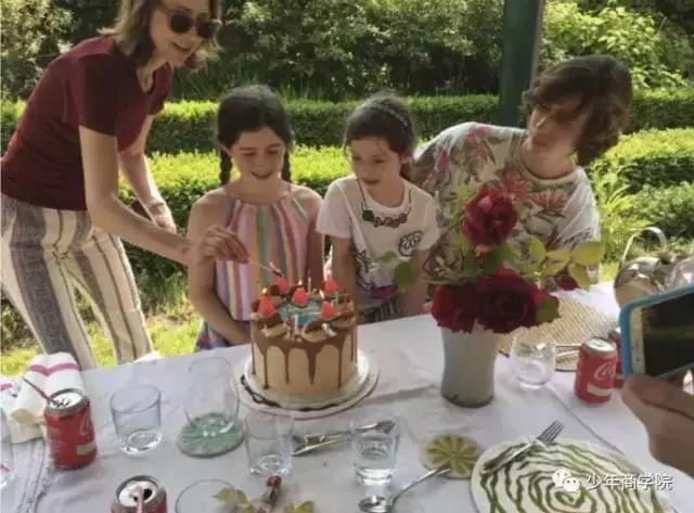 51岁有9个孩子还管理千亿资产,她只是把3个常识坚持到了极致