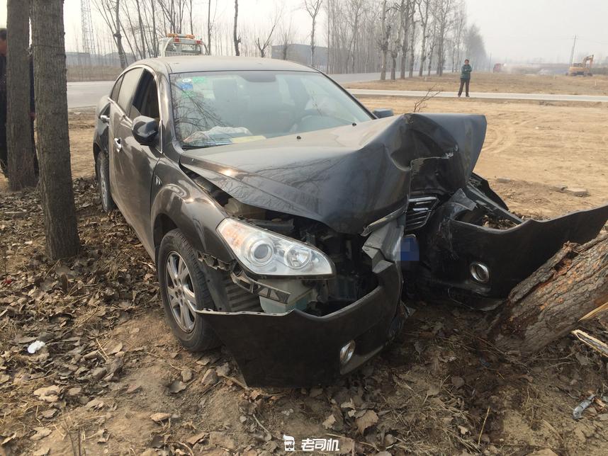 车撞树上了都有哪些地方坏,我的车撞了对方全责怎么理赔