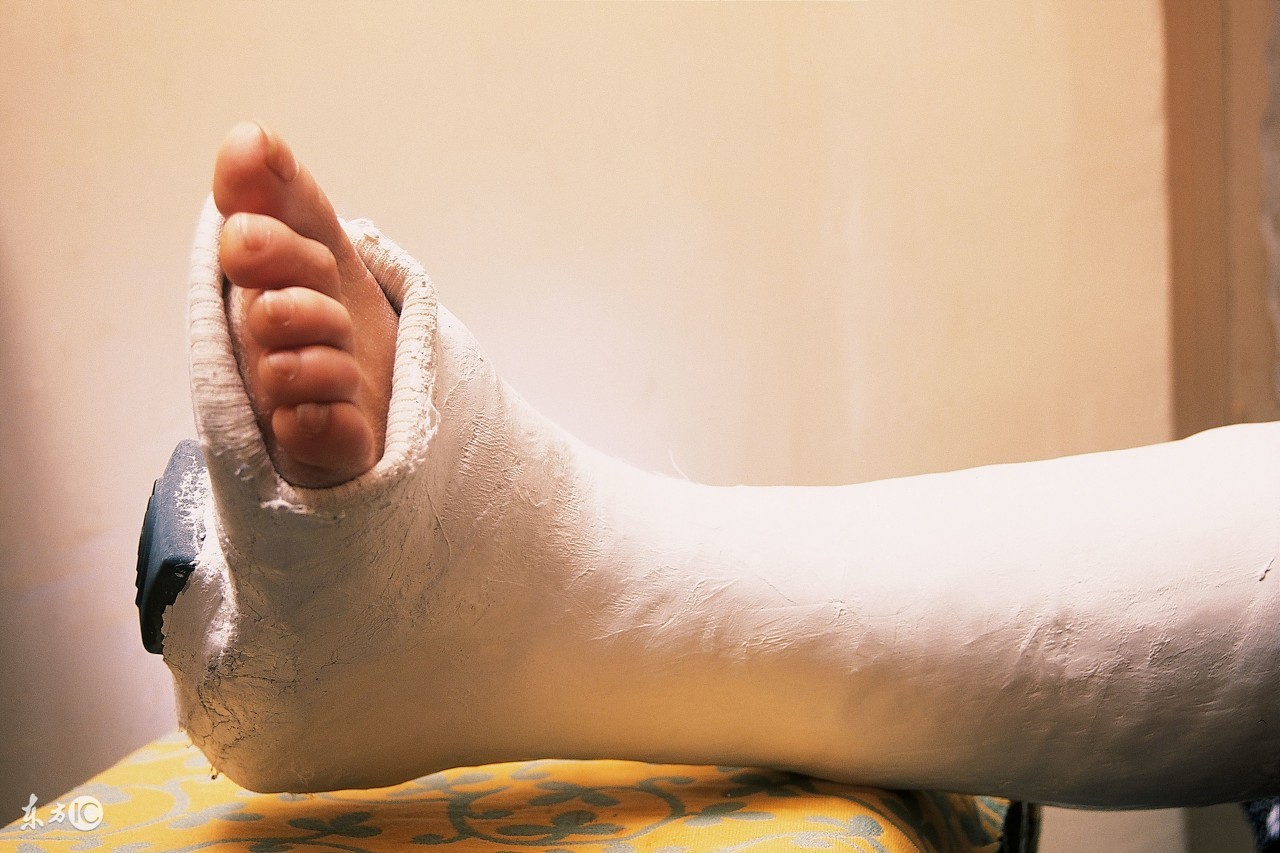 黄博文骑车摔伤,黄博文受伤巴萨