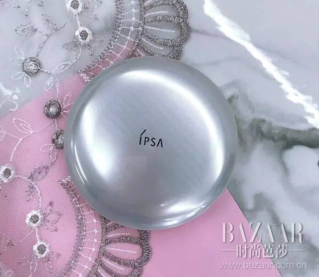 自从用了这些蜜粉，美容编辑走遍世界也要买回来囤货！