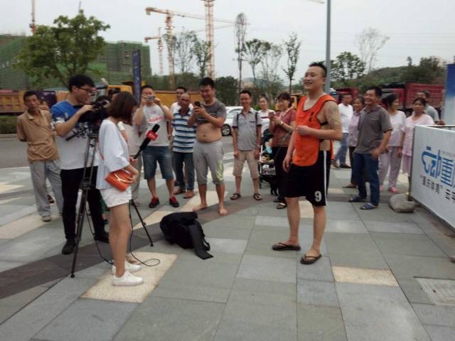 看完这一篇，如果你爱上沙滩足球，我们可不负责