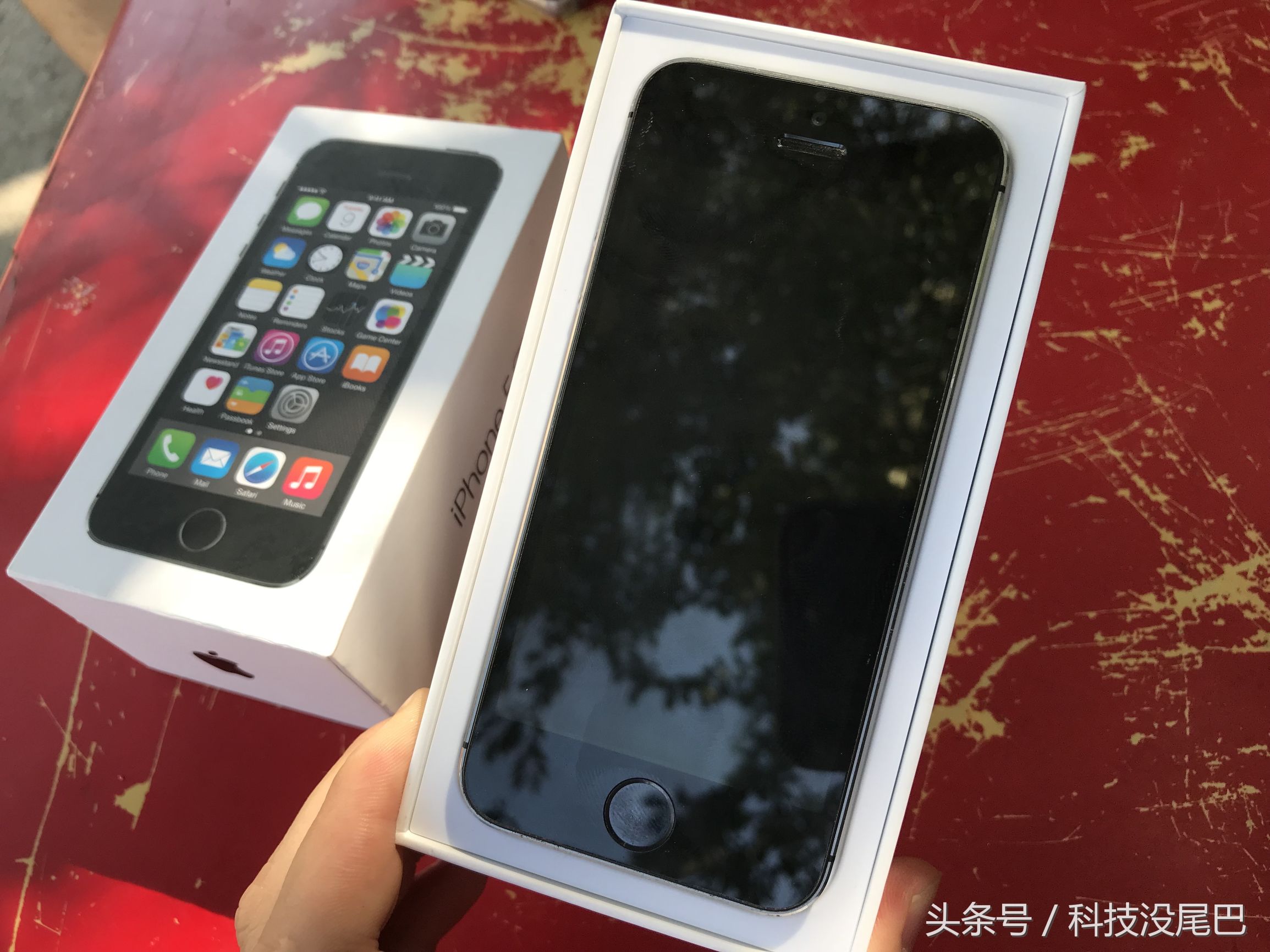 买了一个iphone5s,80块钱买的iphone5s