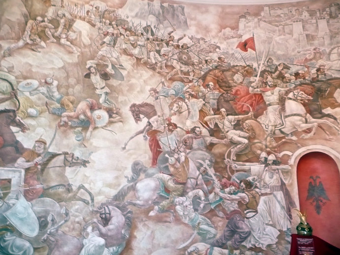 此小国力抗奥斯曼帝国数十年，男子大部被杀，战后被迫实行多妻制