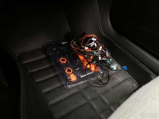 大屏导航改装手把手教你diy,道奇酷威改装大屏导航安装方法