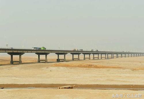 宋太祖赵匡胤为何跟“兄弟”闹崩？害怕灭族“兄弟”带家人连夜逃