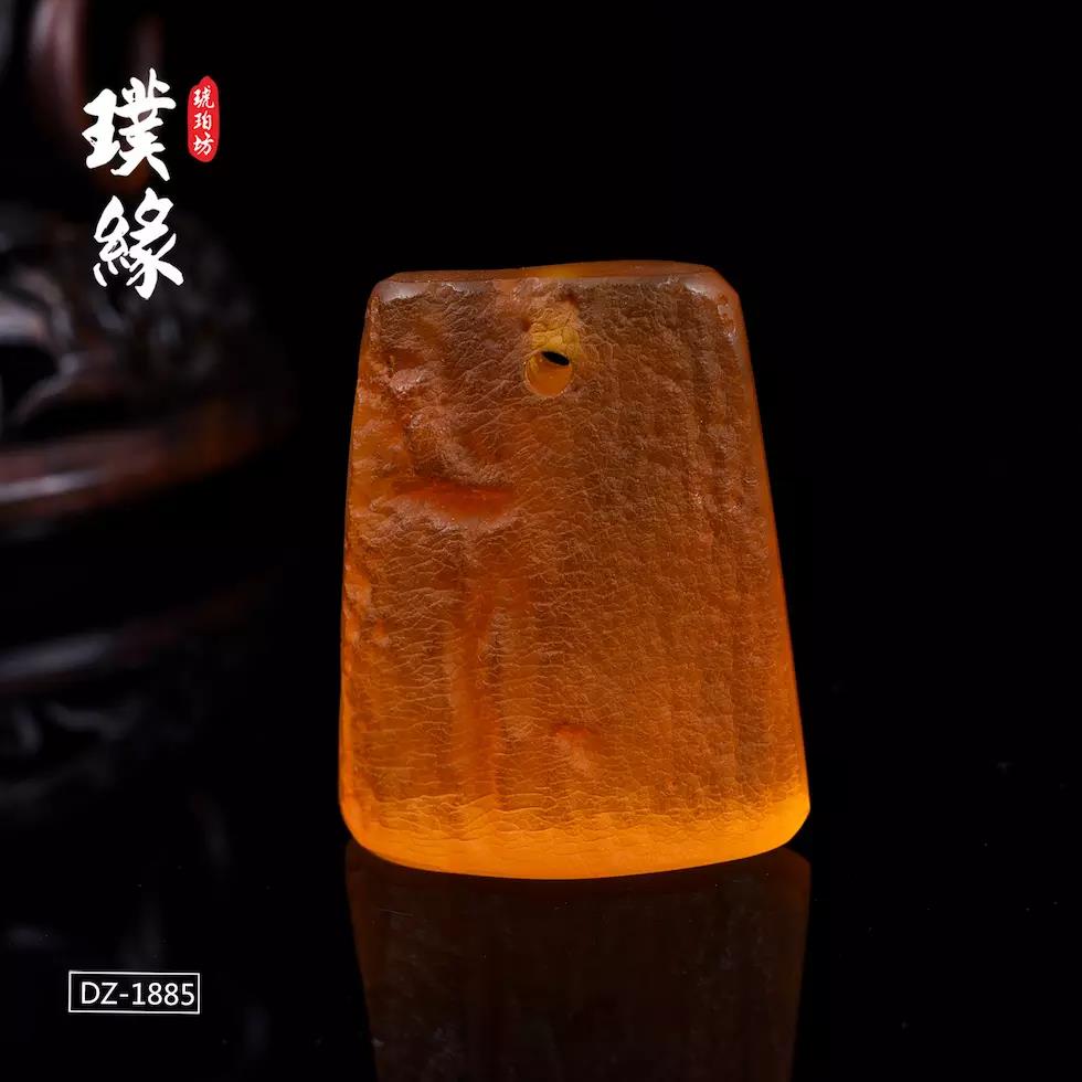 男人戴黑曜石手串好还是项链好,男人戴在右手上的手串有哪几种