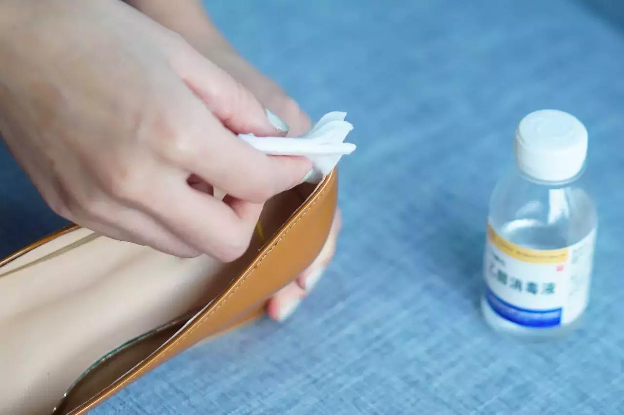 新鞋防磨脚最好的方法,防鞋磨脚特效药