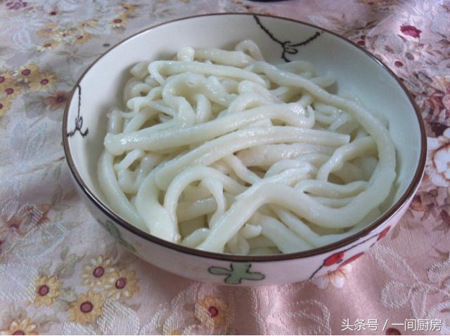 春节煮濑粉,高明濑粉配什么吃