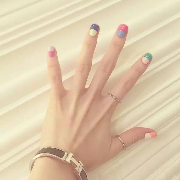 打个赌！看完这100款时髦美甲，你会种下一片草原