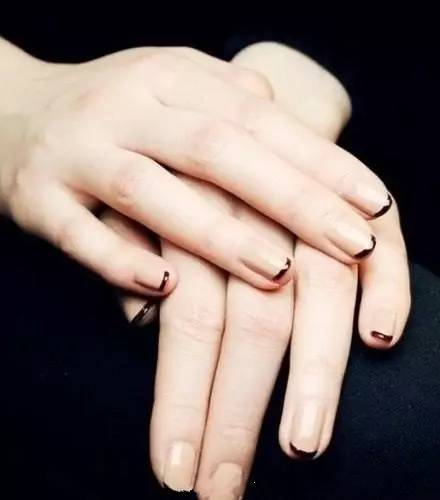 打个赌！看完这100款时髦美甲，你会种下一片草原